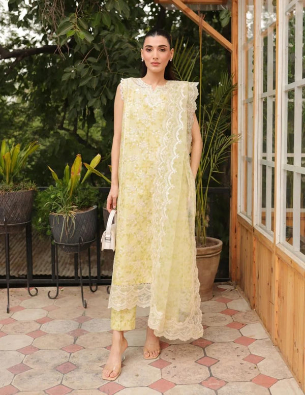FARASHA HEAVY EMBROIDERED LAWN D-18